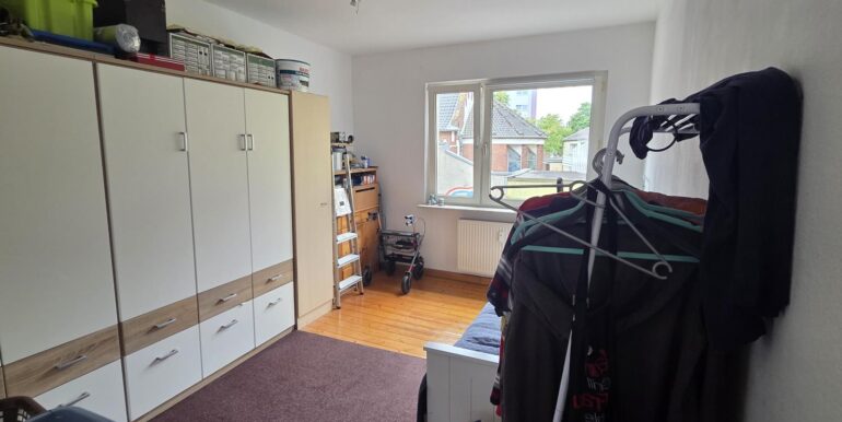 Schlafzimmer 1. OG links