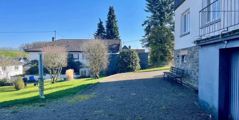 viel Platz hinter dem Haus