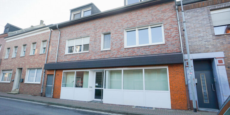 Kerken-Nieukerk: Wohn-/Geschäftshaus