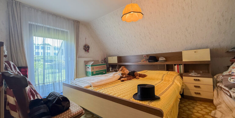 Schlafzimmer DG