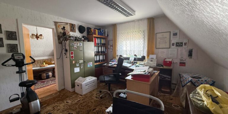 Arbeitszimmer DG