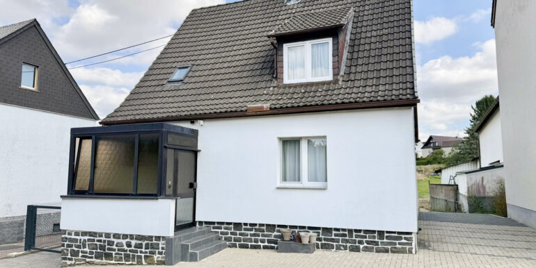 Straßenansicht