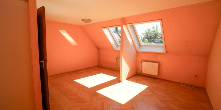 Schlafzimmer 2 (teilbar)