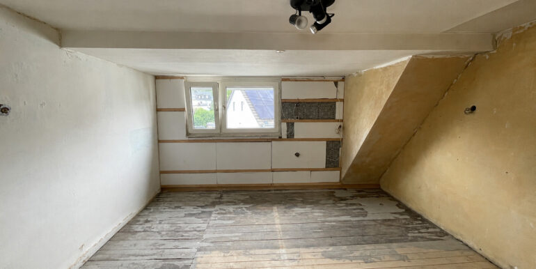 Büro/Ankleide DG
