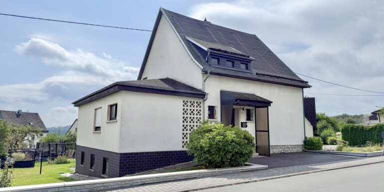 Straßenansicht