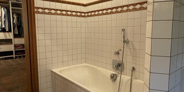 ... Badewanne und WC