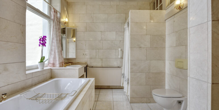 Badezimmer 1