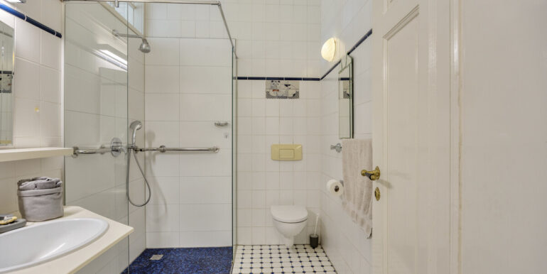 Badezimmer 2