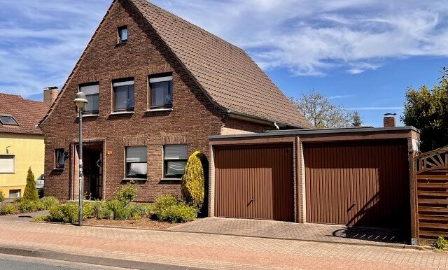 Einfam.-Haus mit Einliegerwhg. ...