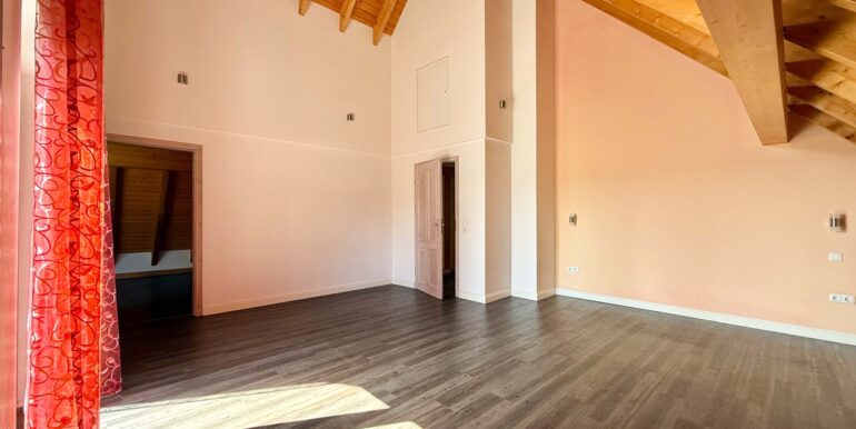 DG Elternschlafzimmer mit Balkon