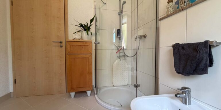 Badezimmer (EG)