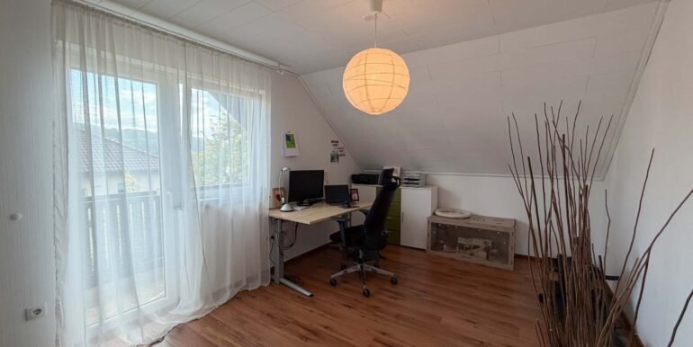 Büro (DG)