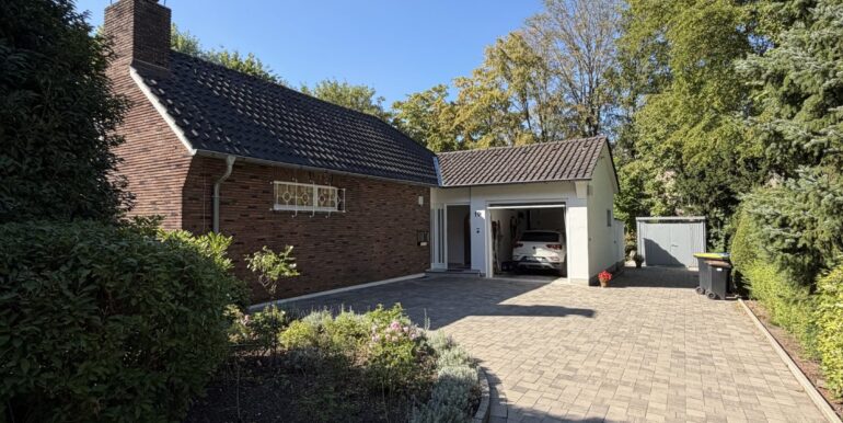 Zufahrt zur Garage