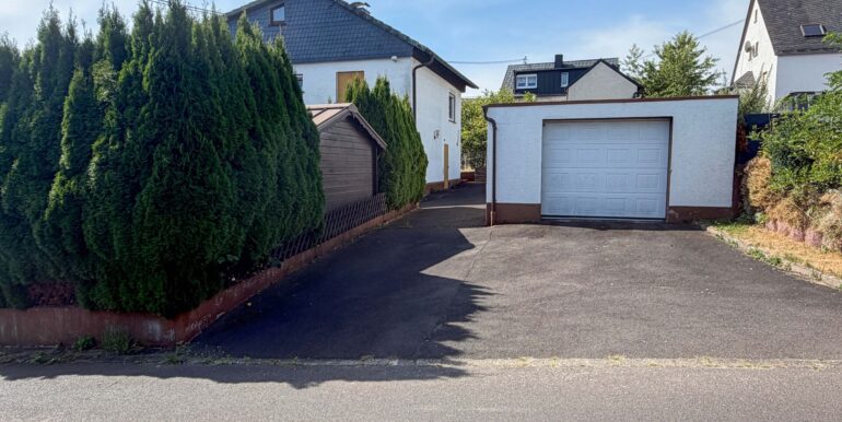 Stellplätze/Garage