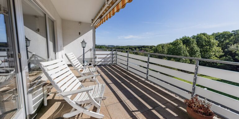 Loggia mit grüner Aussicht