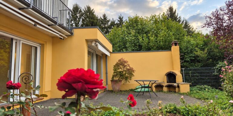 Terrasse und Grill