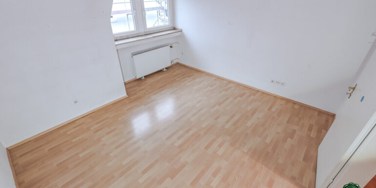 Zimmer 2 OG