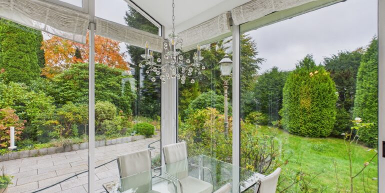 Wintergarten mit Blick ins Grüne