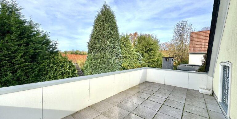 ...mit Zugang zur Dachterrasse