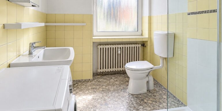 Badezimmer 1. OG Links
