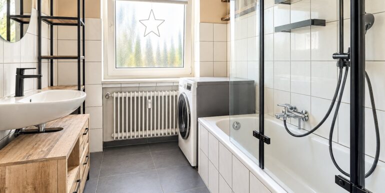 Badezimmer 2. OG Links