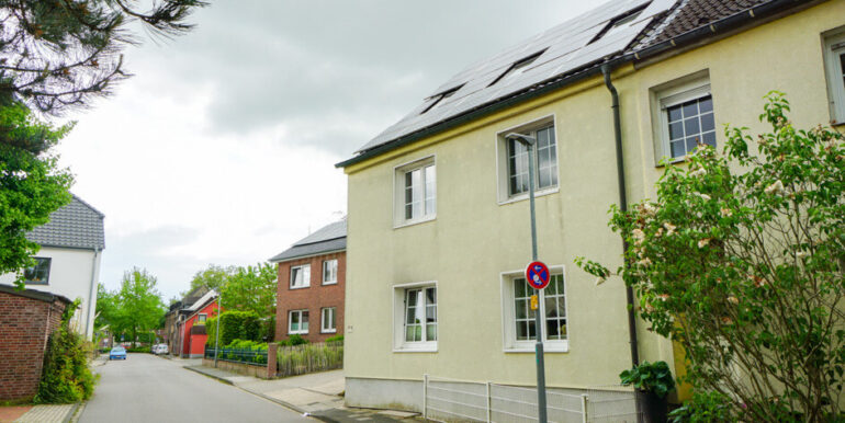 Straelen: Zweifamilienhaus