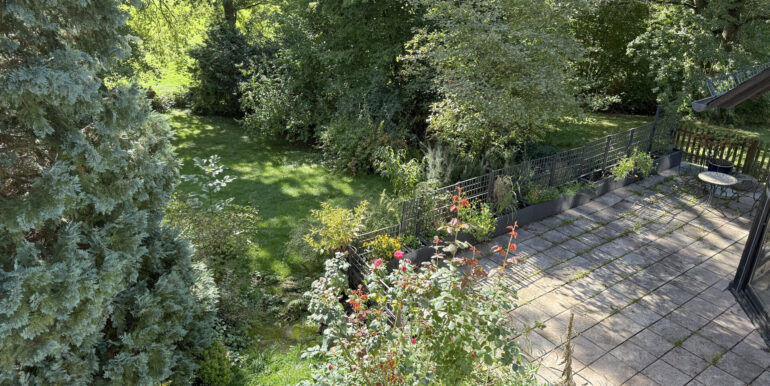 Blick auf Garten und Terrasse