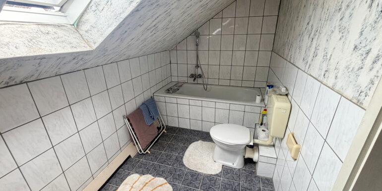 Badezimmer (Bestandsgebäude)
