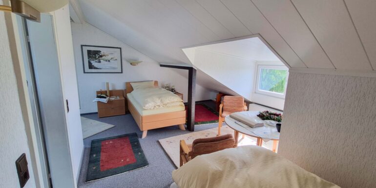 Schlafzimmer DG
