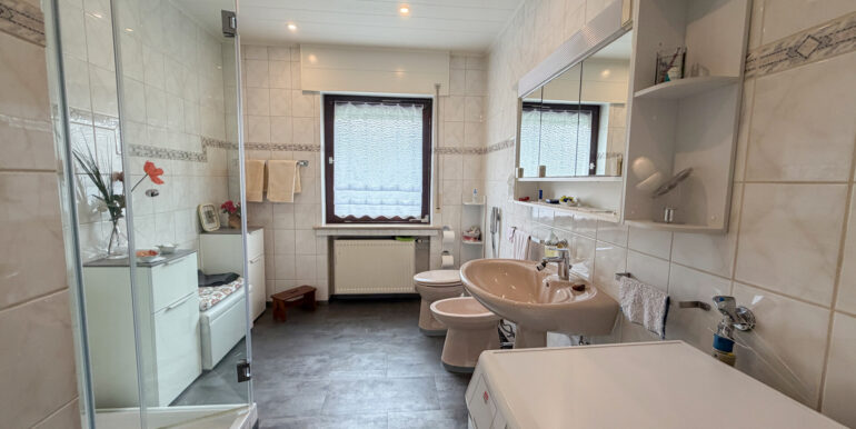 Badezimmer EG