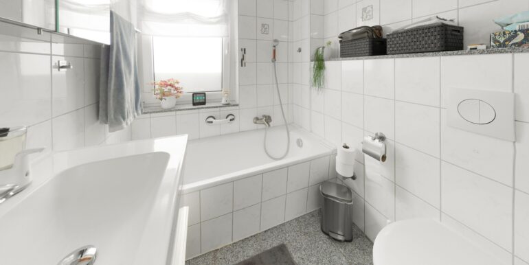 Badezimmer EG