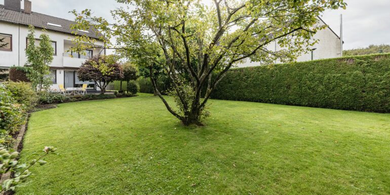 großzügiger Sonnengarten