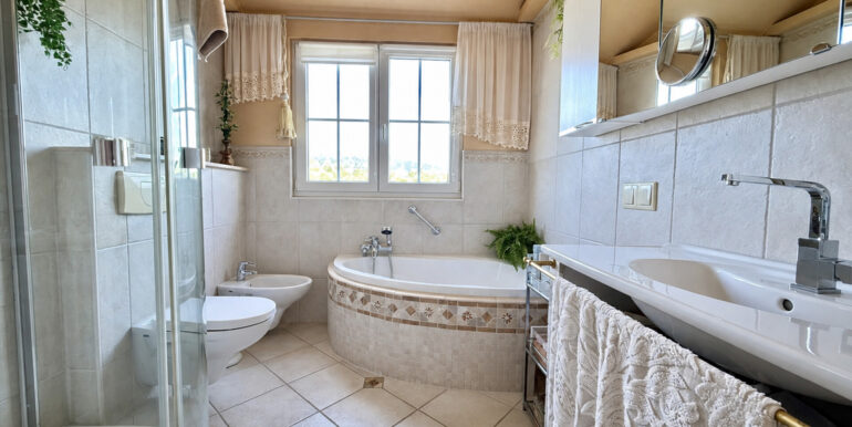 Badezimmer 2.OG
