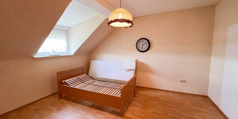 Schlafzimmer DG