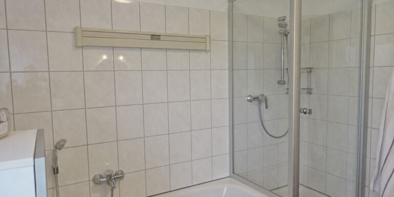 Bad mit Dusche
