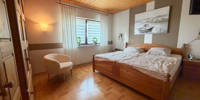 Schlafzimmer (OG)