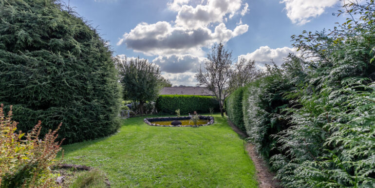 Wunderschöner Garten mit Teich
