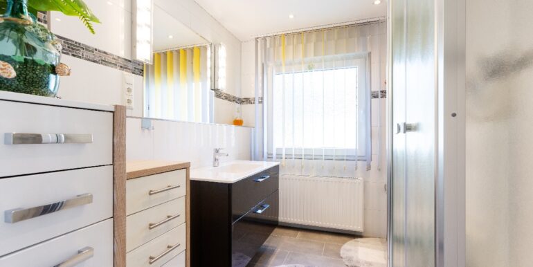 modernes Duschbad