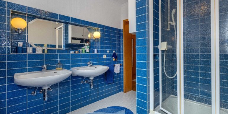 Badezimmer Bild 2 im 1. Obergeschoss