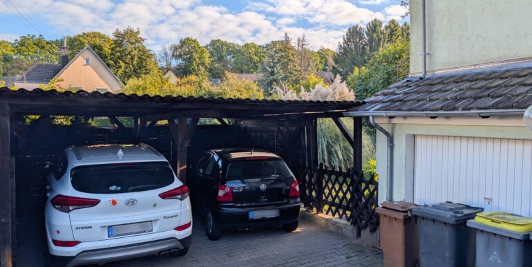 Carport und Garage