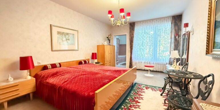 Schlafzimmer (ELW)