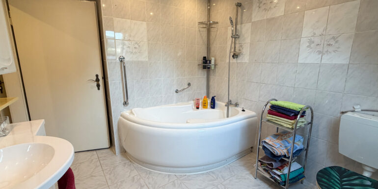Badezimmer DG