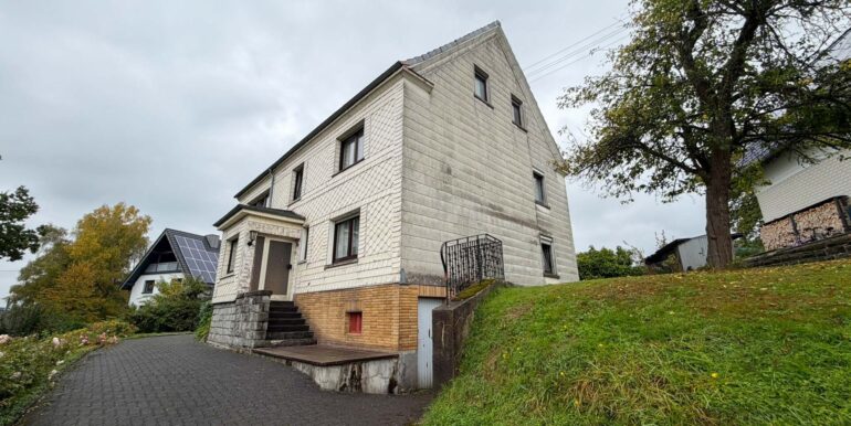 Zufahrt zum Wohnhaus