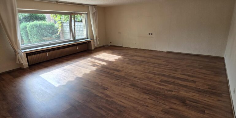 Großes Wohnzimmer im Anbau