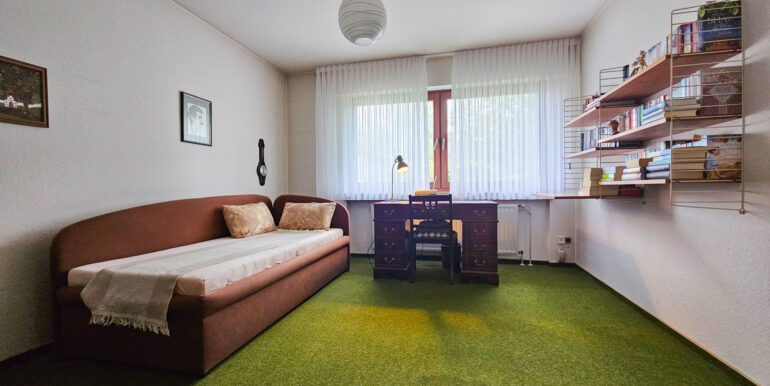 Büro/Kinderzimmer im OG