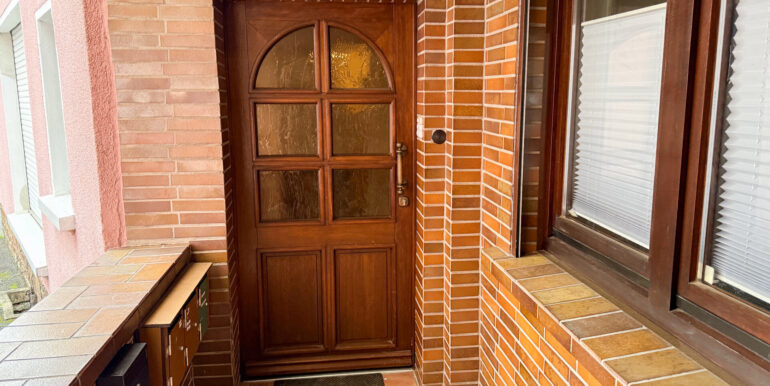 Haus Eingang rechts